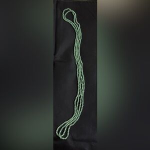 Chrysoprase strands